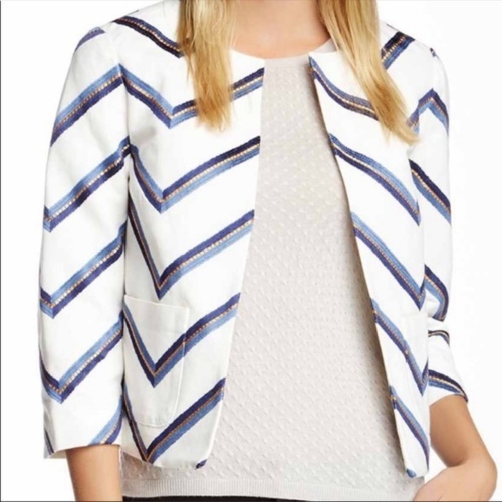 Paperwhite White Blazer with Blue Zig Zag‎ Stripes Size 2